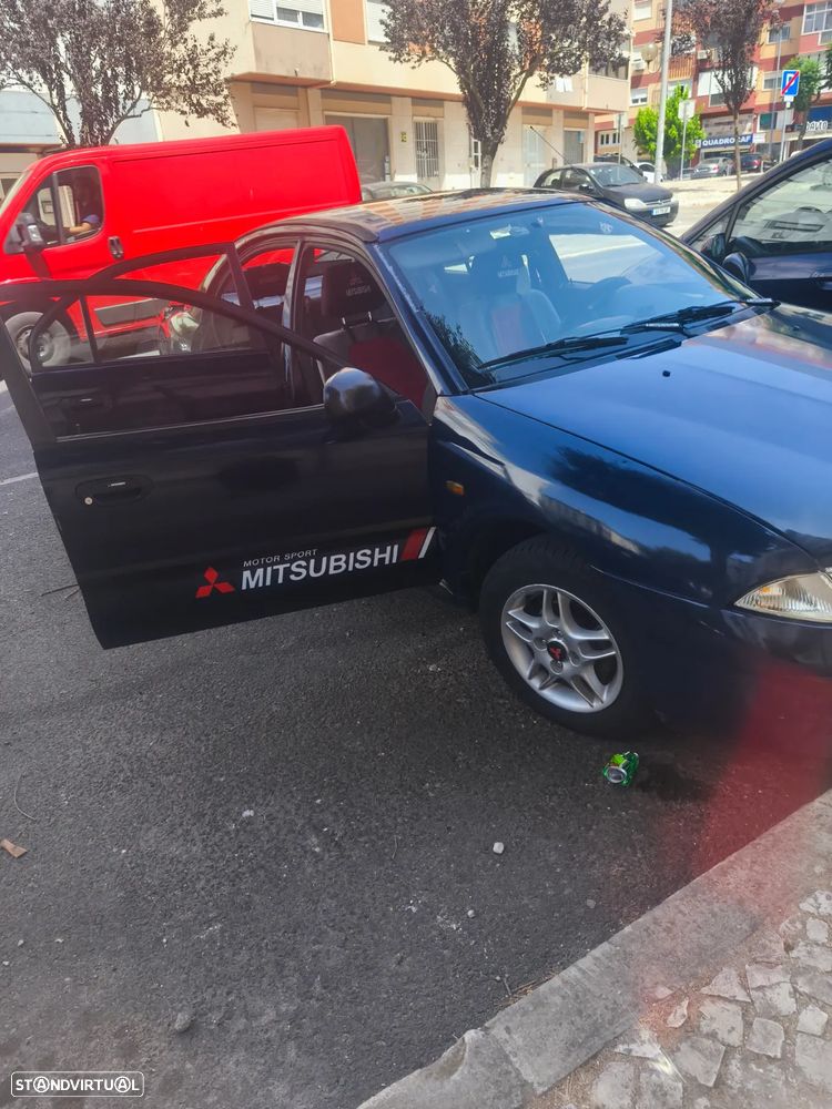 Mitsubishi Carisma Hatchback 1.6 GLX ABS - 3