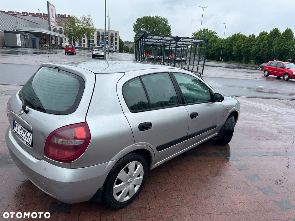 Nissan Almera 1.5 Base - 5