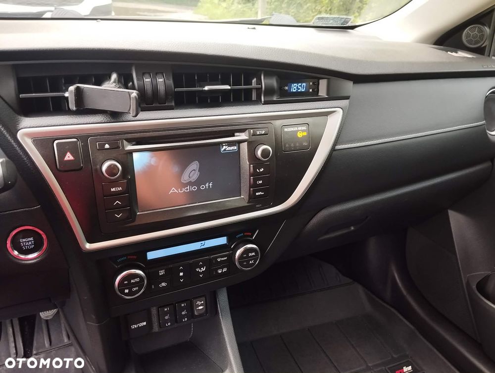 Toyota Auris 1.6 Dynamic - 3