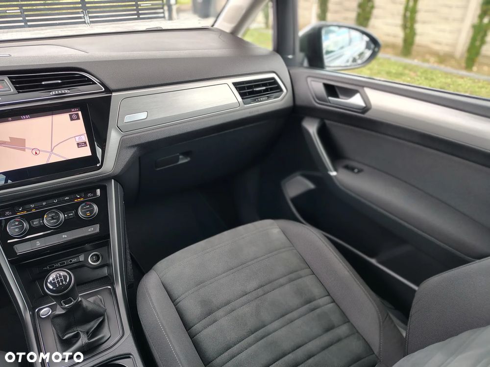 Volkswagen Touran - 20
