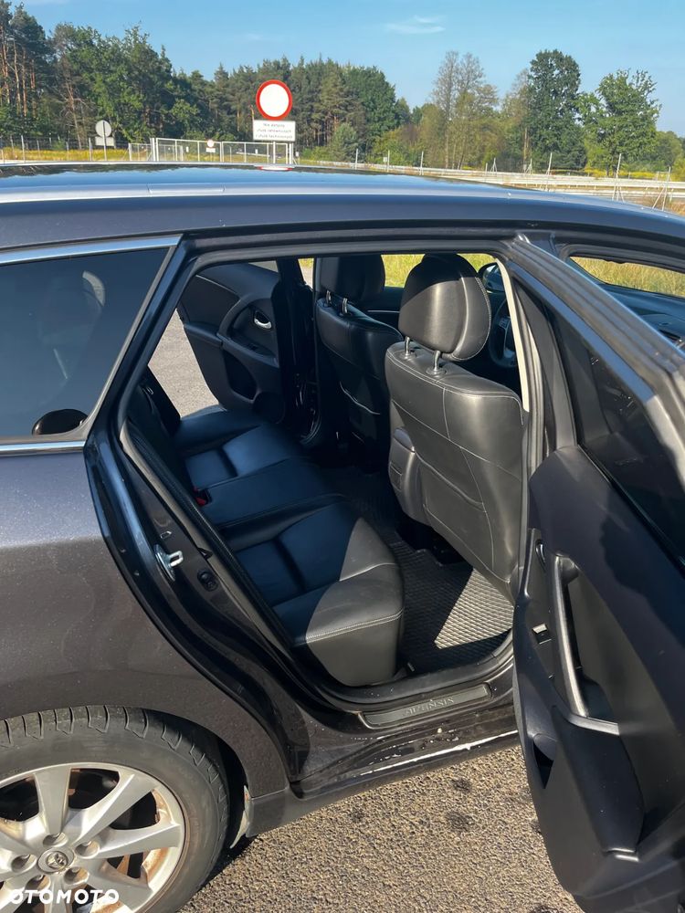 Toyota Avensis - 12