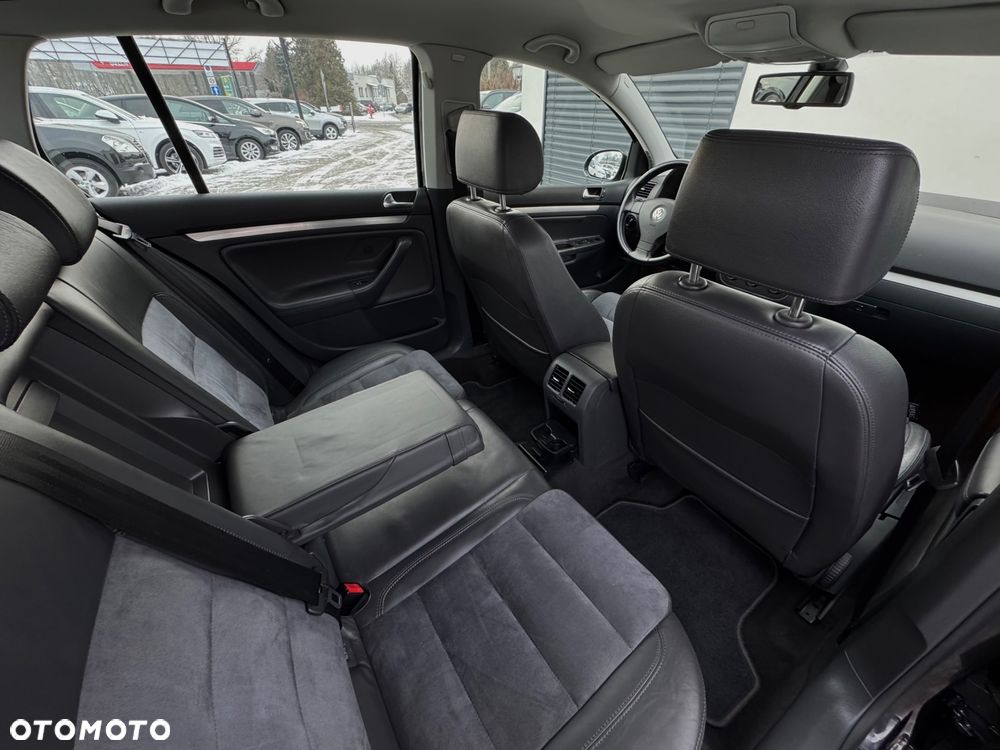 Volkswagen Golf 2.0 TDI DPF 4Motion Trendline - 28