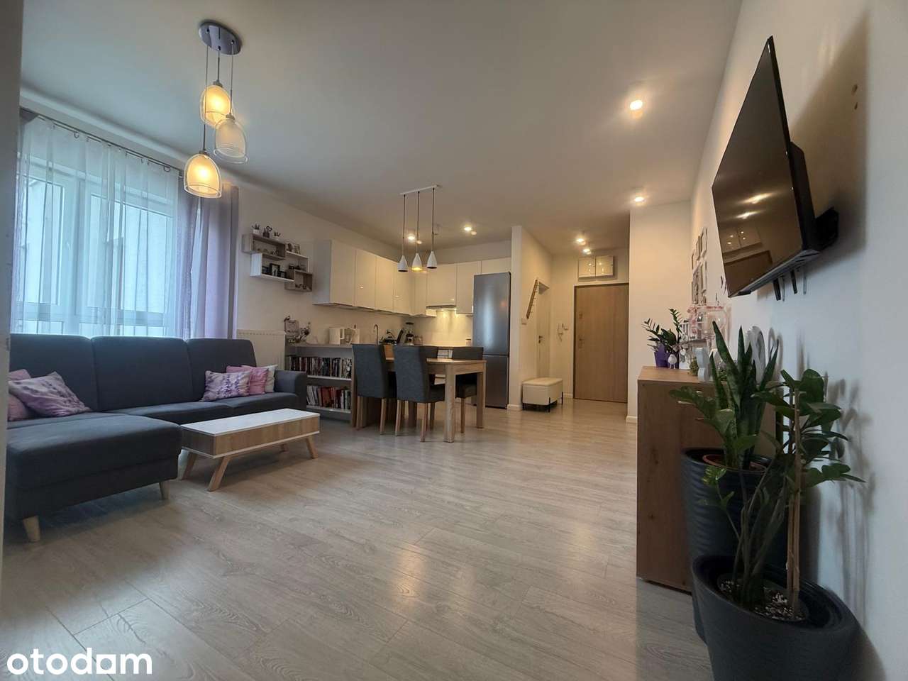 Nowoczesny apartamentowiec, niska zabudowa, 3 pokoje z wyposażeniem