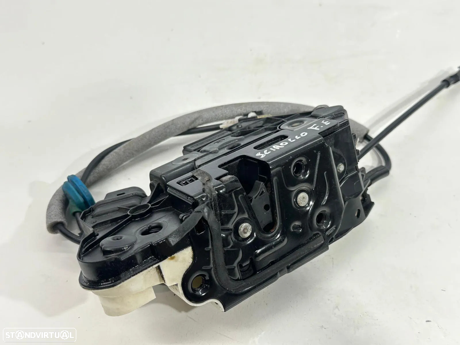 Fecho Esquerdo - VW Scirocco (2010) / VW Golf / Seat Ibiza - 3