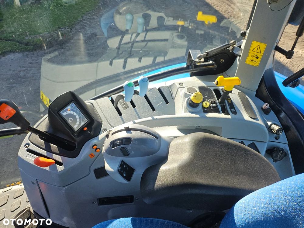 New Holland T6070 ELITE - 15