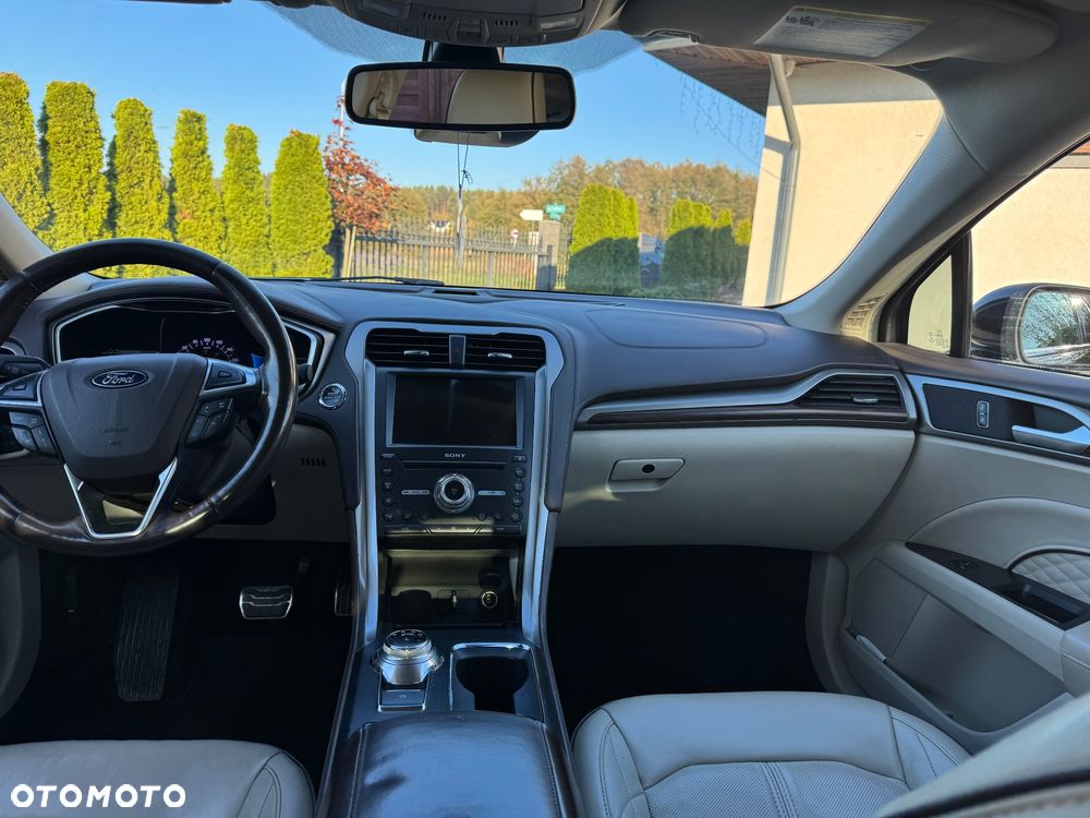 Ford Fusion - 15