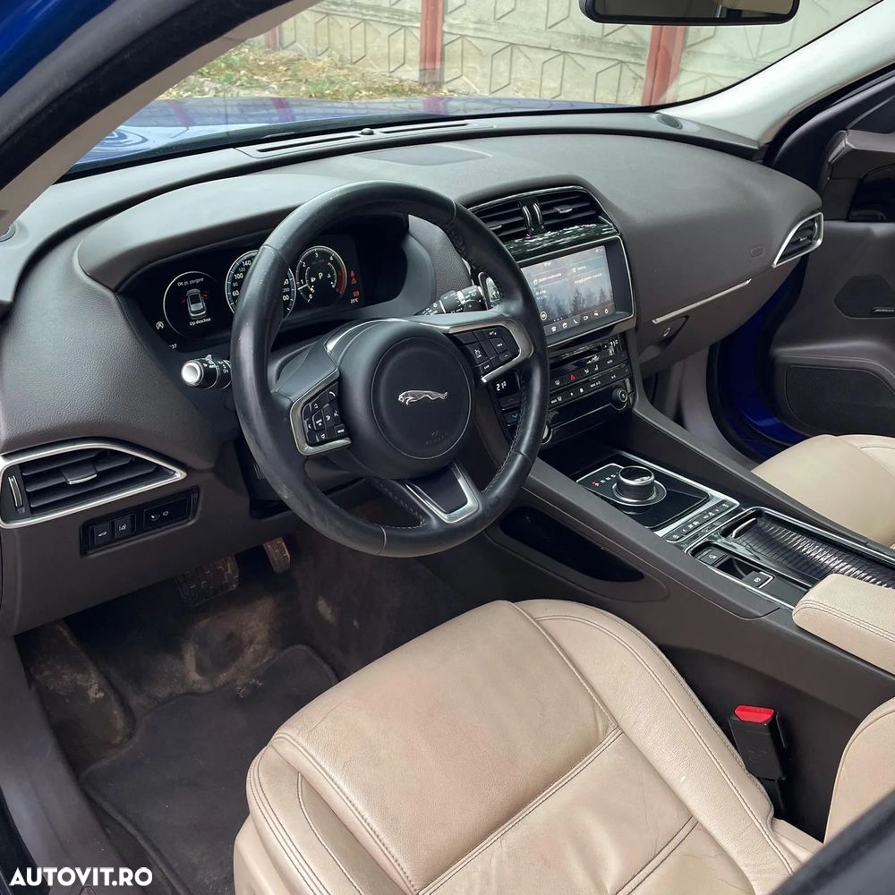 Jaguar F-Pace 20d AWD Prestige - 8