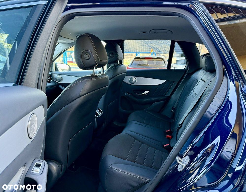 Mercedes-Benz GLC 300 d 4Matic 9G-TRONIC AMG Line - 10