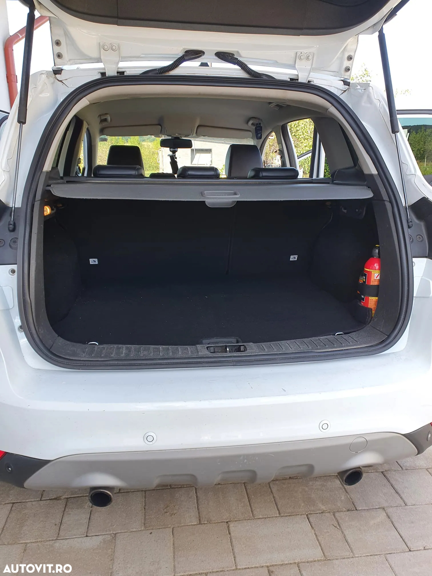 Ford Kuga - 2