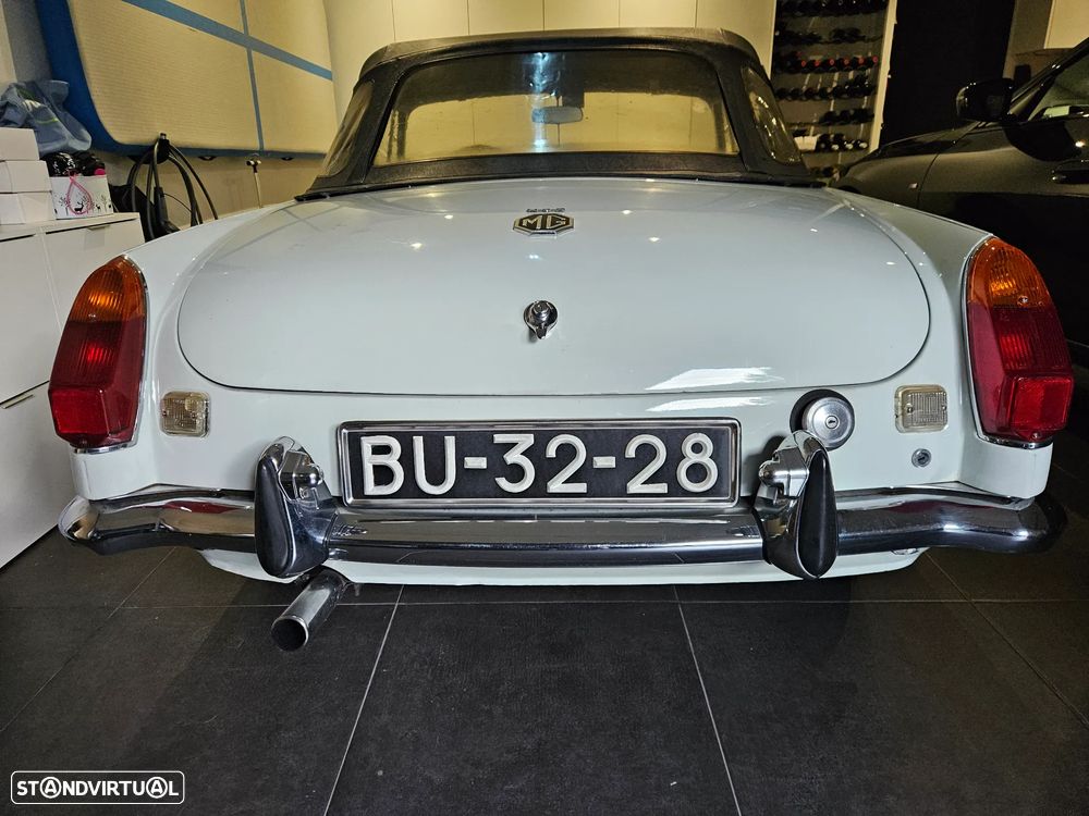 MG MGB - 3