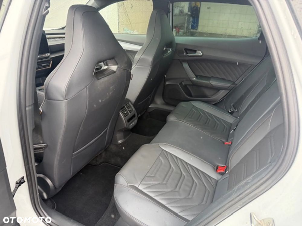Cupra Formentor 1.5 e-Hybrid DSG - 11