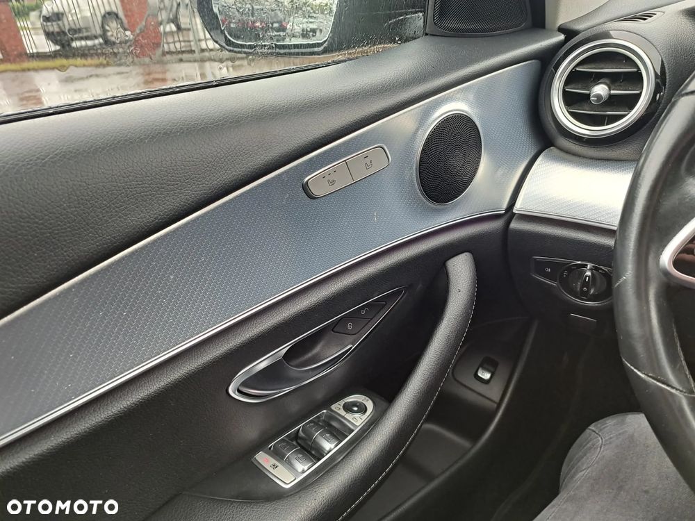Mercedes-Benz Klasa E 220 d 9G-TRONIC - 12