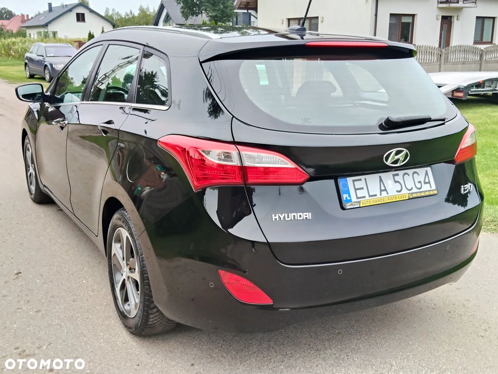 Hyundai i30 i30cw 1.6 CRDi Fifa World Cup Edition - 10
