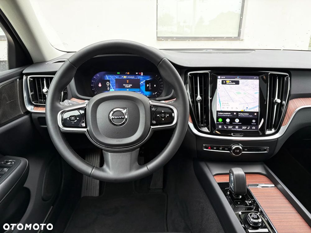 Volvo S60 B5 B AWD Plus Dark - 18