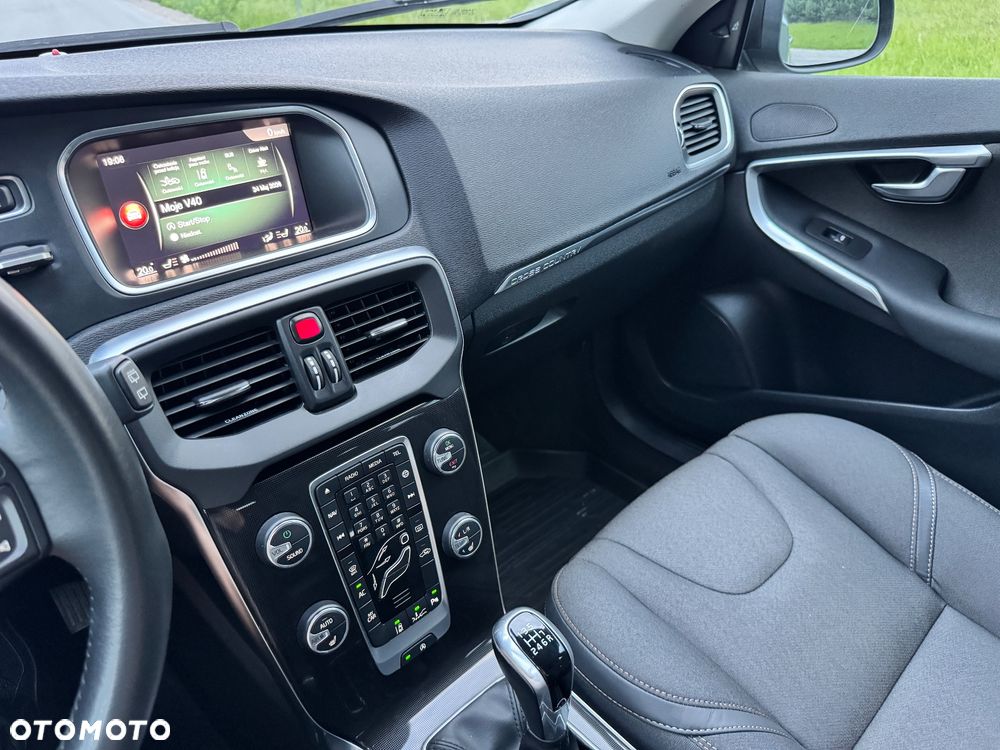 Volvo V40 D3 Momentum - 29
