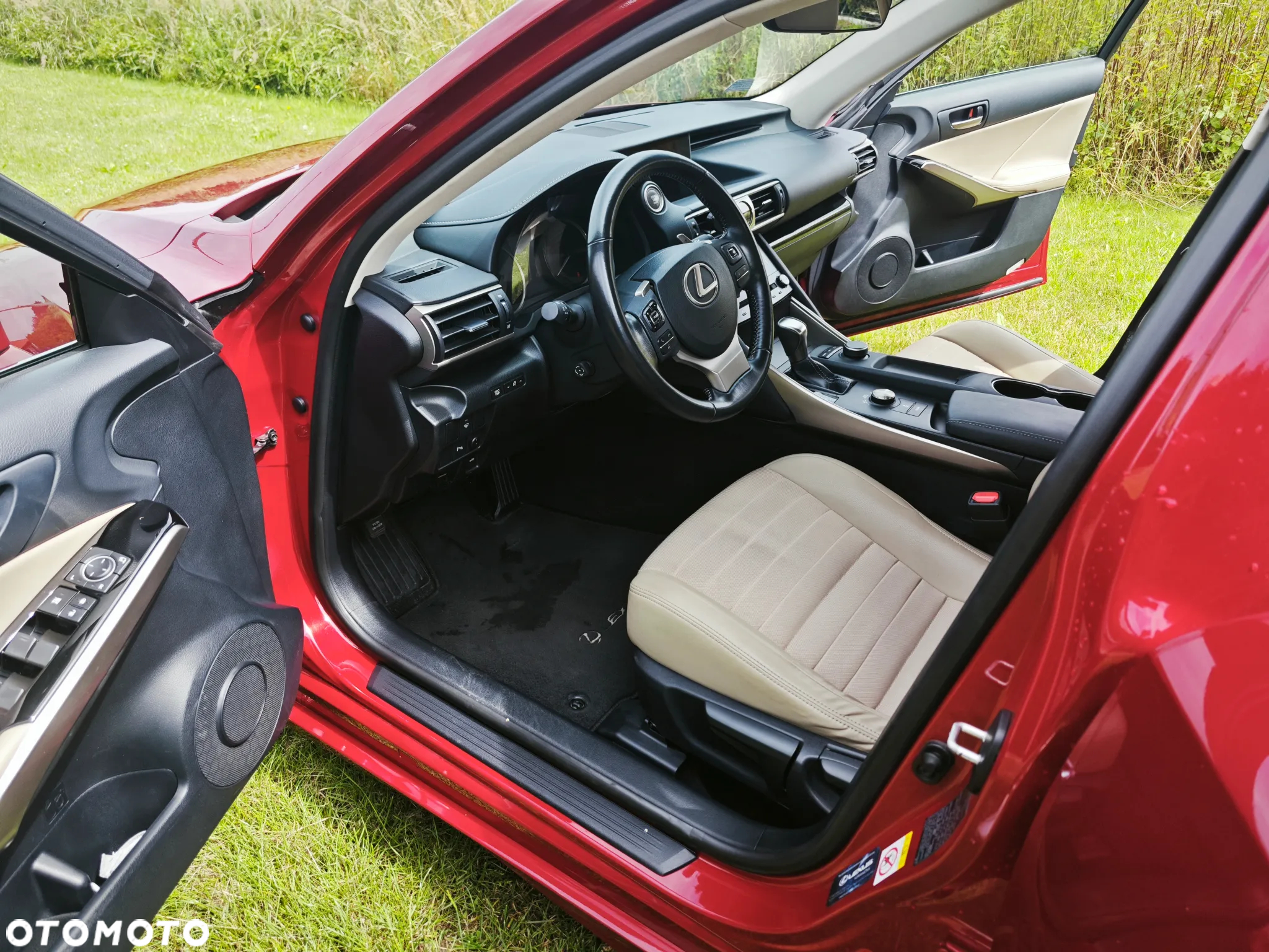 Lexus IS 200t / 300 Elegance - 14