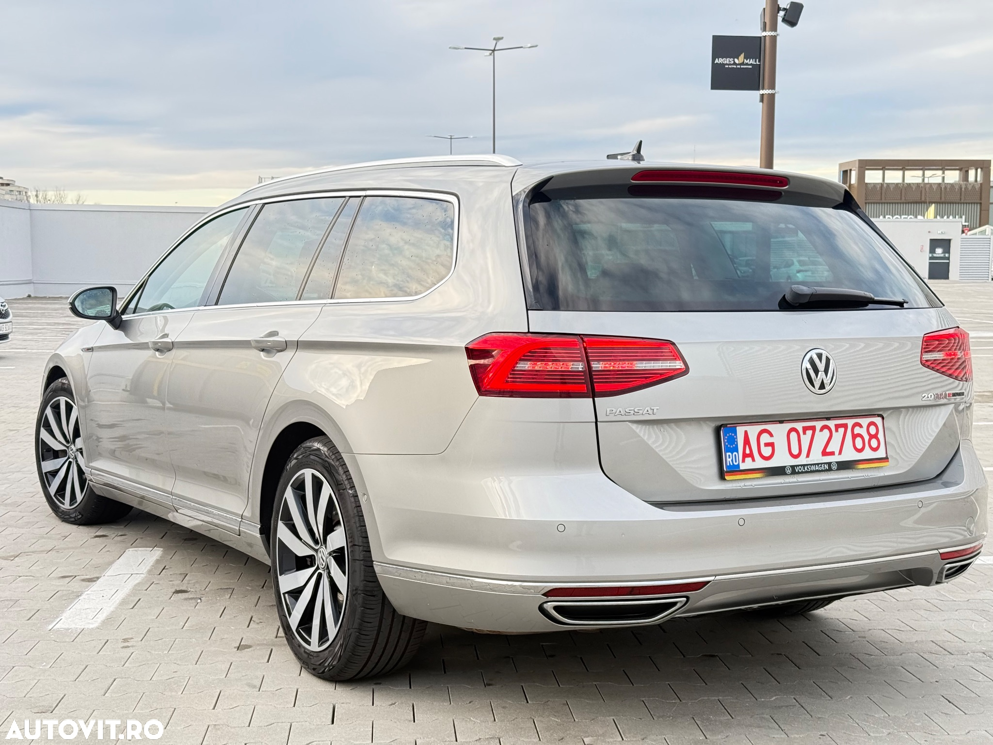 Volkswagen Passat Variant 2.0 BiTDI 4Mot DSG Highline - 11