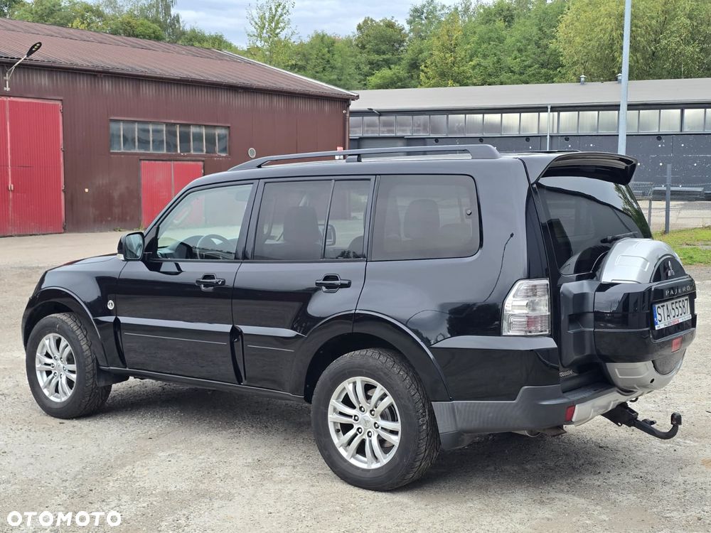 Mitsubishi Pajero 3.2 DI-D Automatik Intense - 4