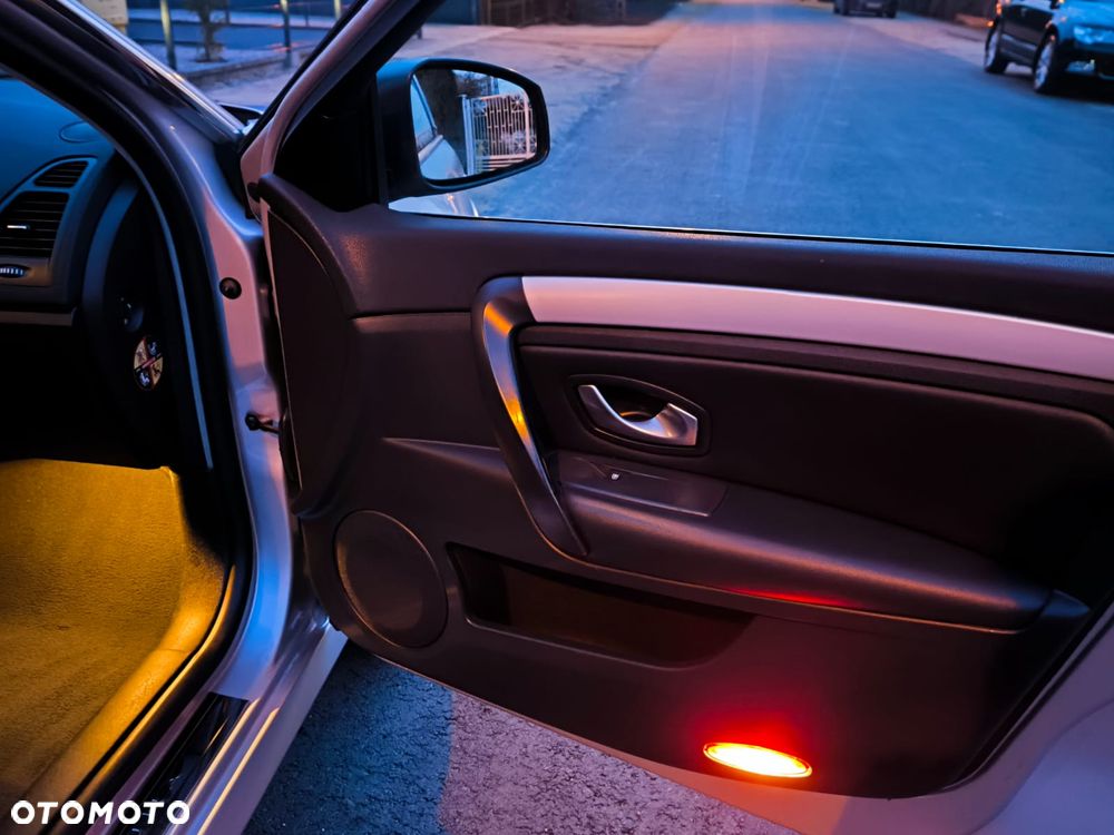 Renault Laguna dCi 110 FAP Limited - 16