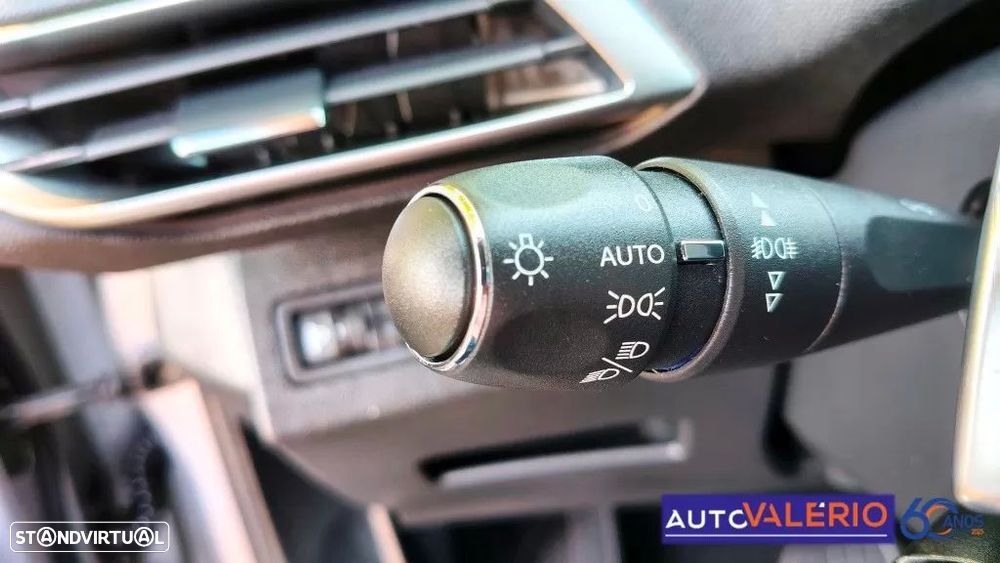 Peugeot 3008 1.5 BlueHDi Allure EAT8 - 12