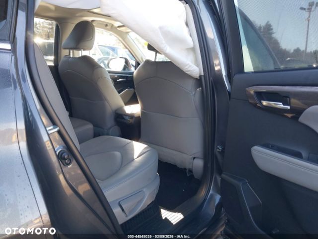 Toyota Highlander - 12