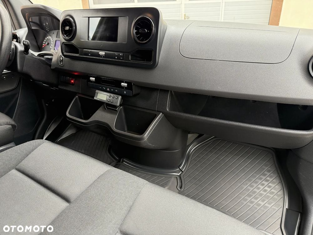 Mercedes-Benz Sprinter 3,0 Chłodnia Mroźnia Winda - 32