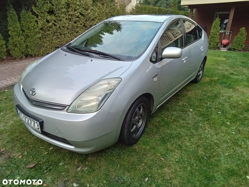Toyota Prius 1.5 VVT-i Sol - 2