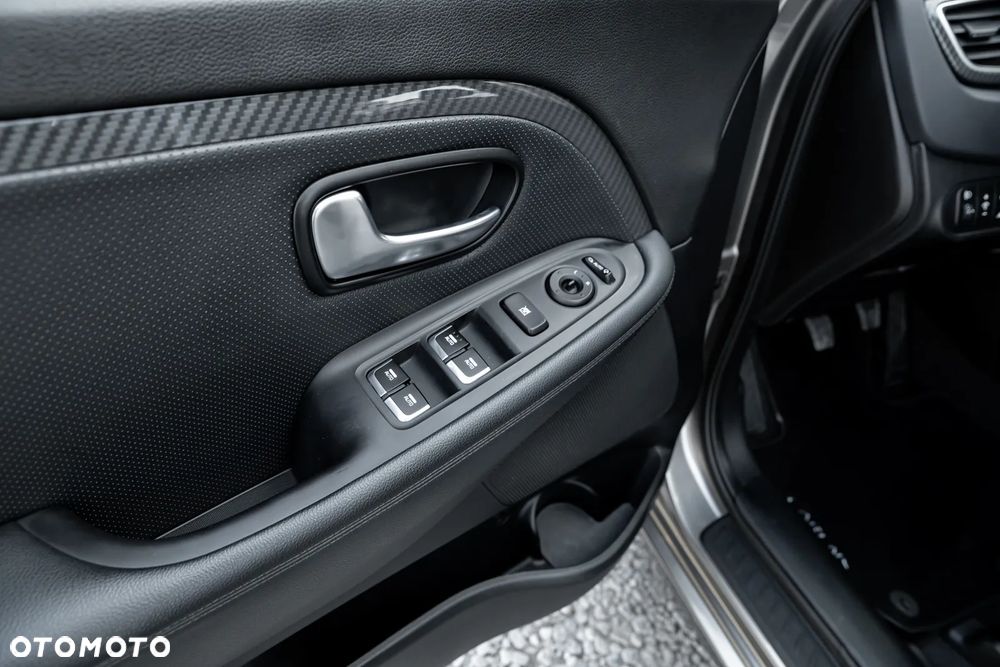 Kia Carens 1.6 GDI S 7os - 18