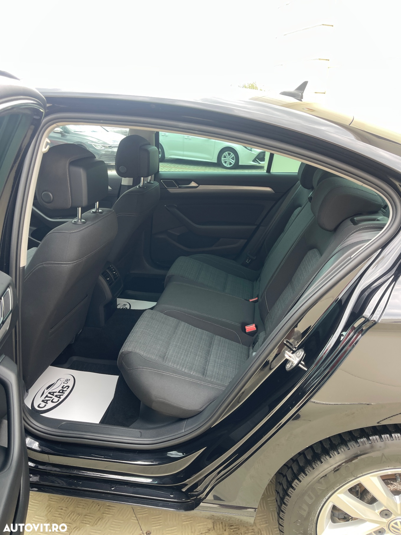 Volkswagen Passat - 28