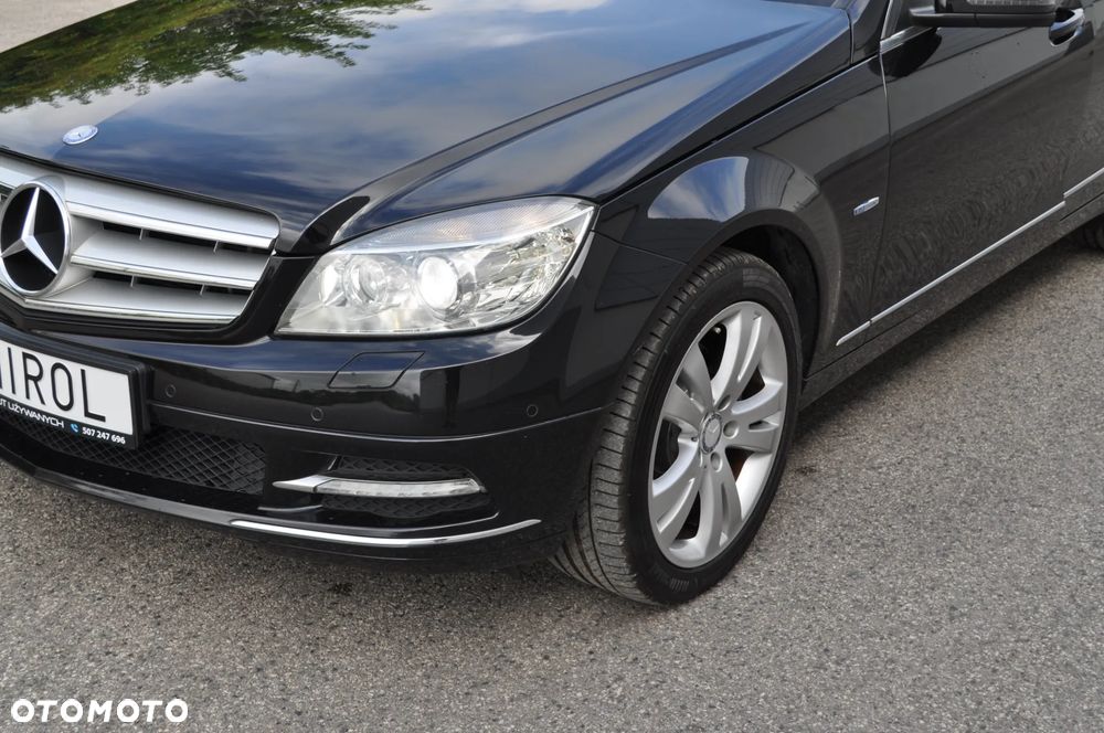 Mercedes-Benz Klasa C 200 CGI Automatik BlueEFFICIENCY Avantgarde - 33