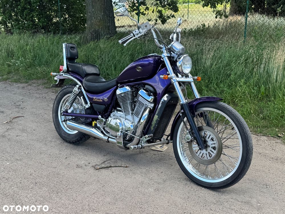 Suzuki Intruder - 1