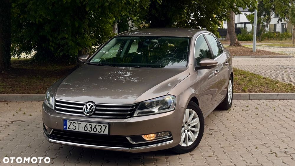 Volkswagen Passat 1.8 TSI Exclusive - 22