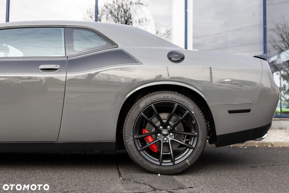 Dodge Challenger 5.7 R/T - 18