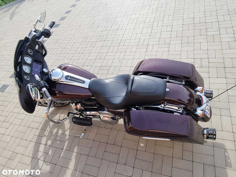 Harley-Davidson Touring Street Glide - 24
