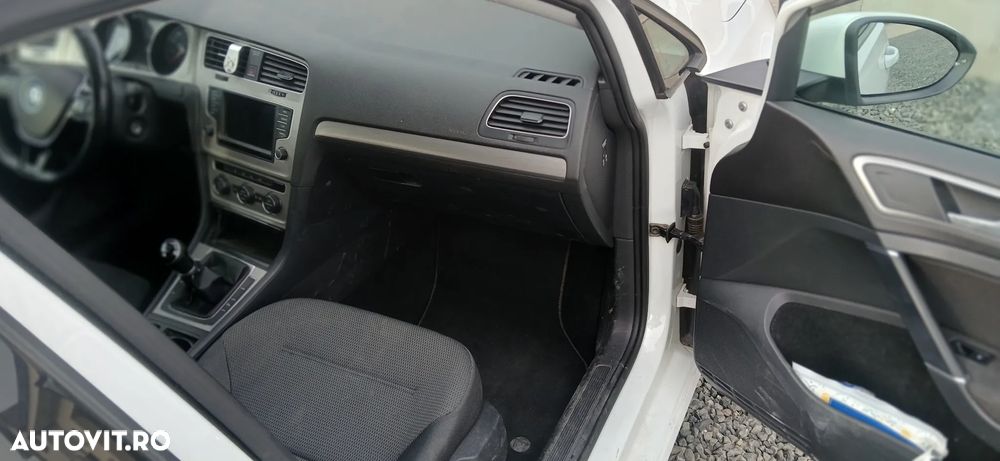 Volkswagen Golf 1.6 TDI BlueMotion Technology Comfortline - 5