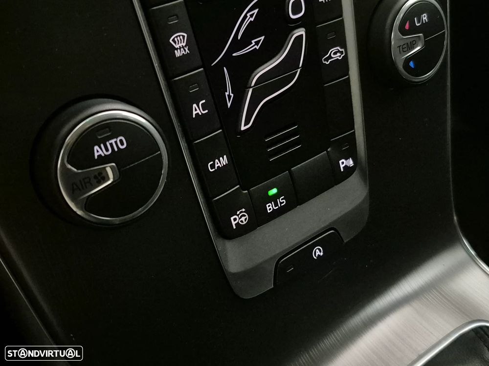Volvo V40 Cross Country 1.6 D2 Momentum Powershift - 21