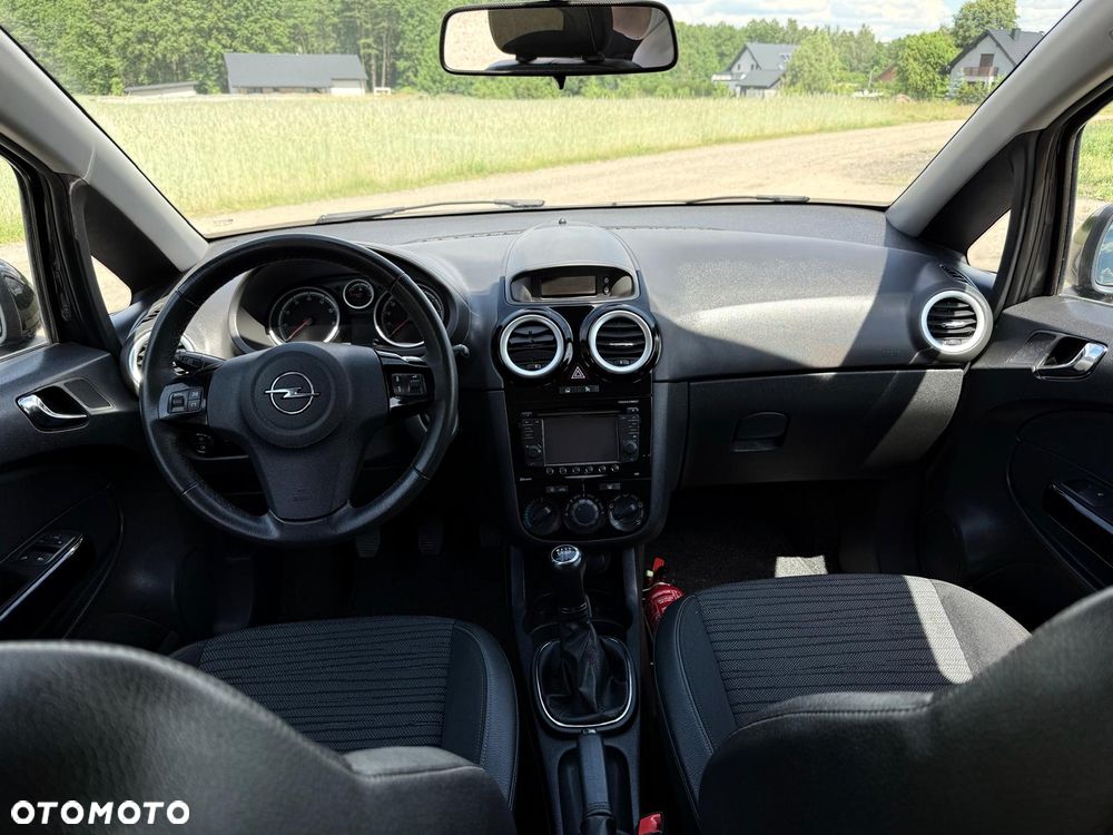 Opel Corsa 1.2 16V Cosmo - 17
