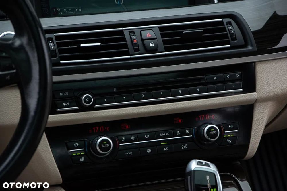 BMW Seria 5 520d Luxury Line - 29