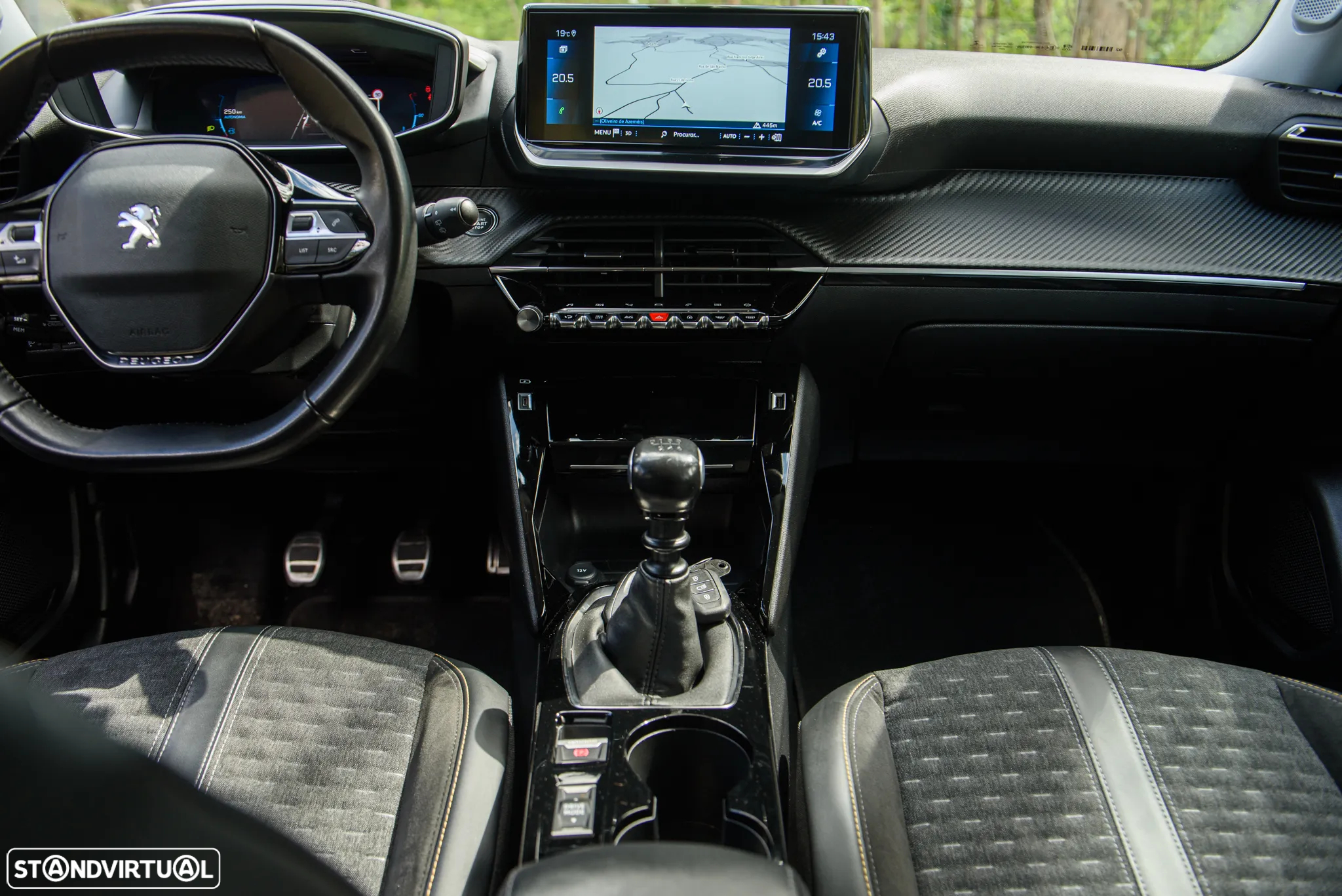 Peugeot 2008 1.5 BlueHDi Allure Pack - 42