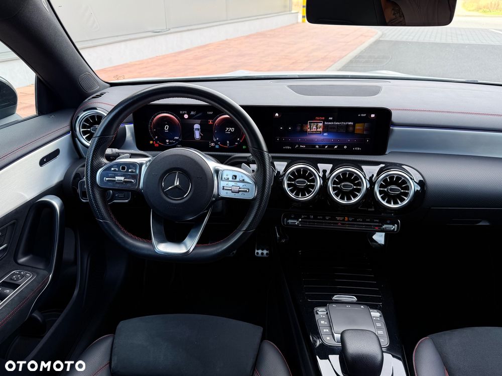 Mercedes-Benz CLA 200 7G-DCT AMG Line - 23