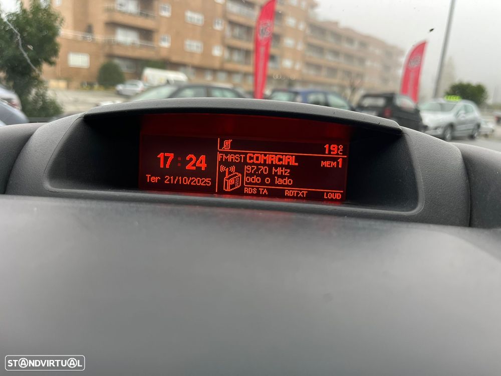 Peugeot Partner 1.6 HDI  3 LUGARES AC - 13