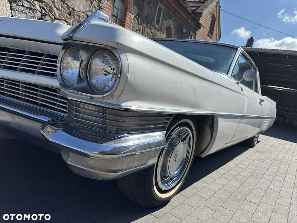 Cadillac Deville - 18