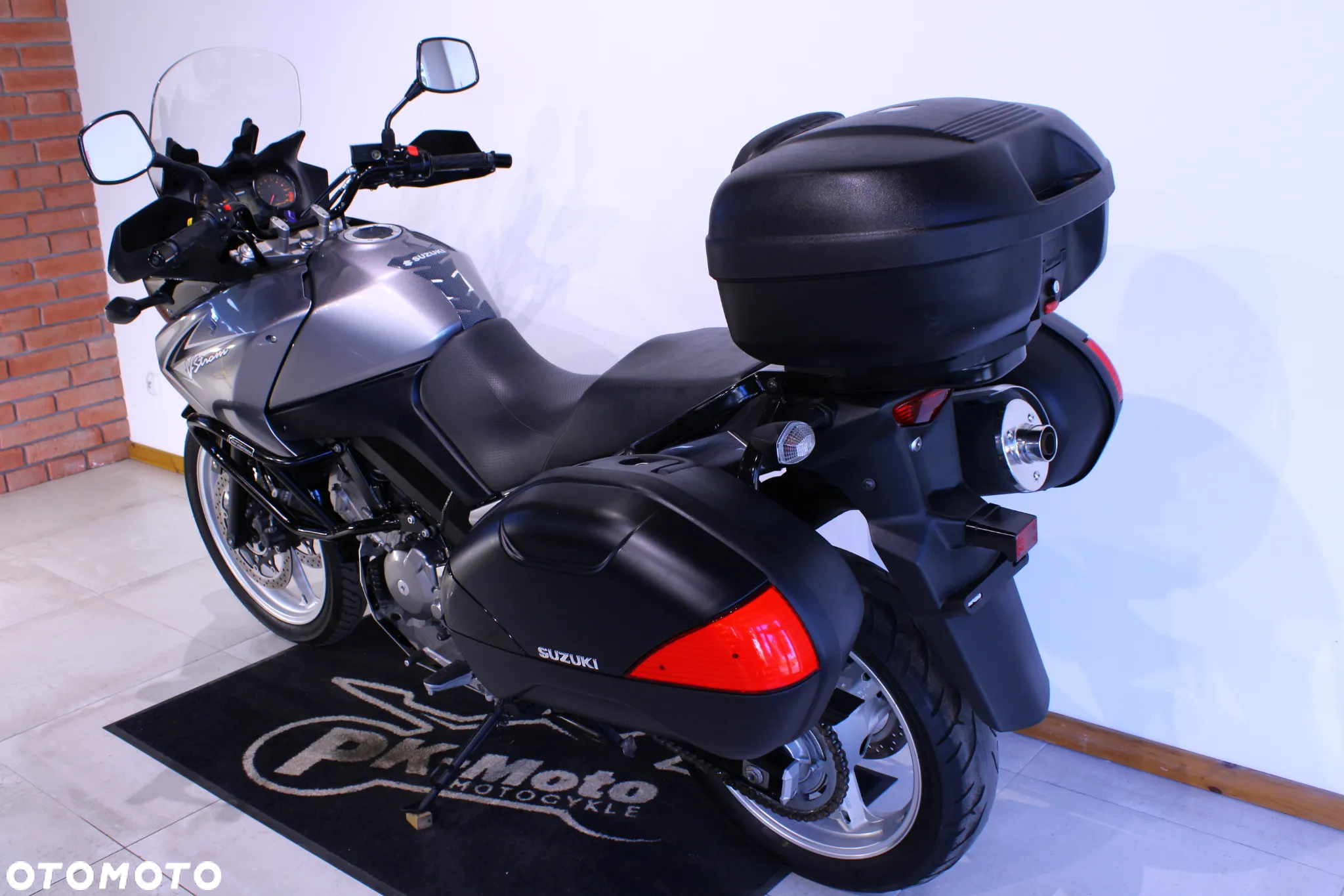 Suzuki DL - 6