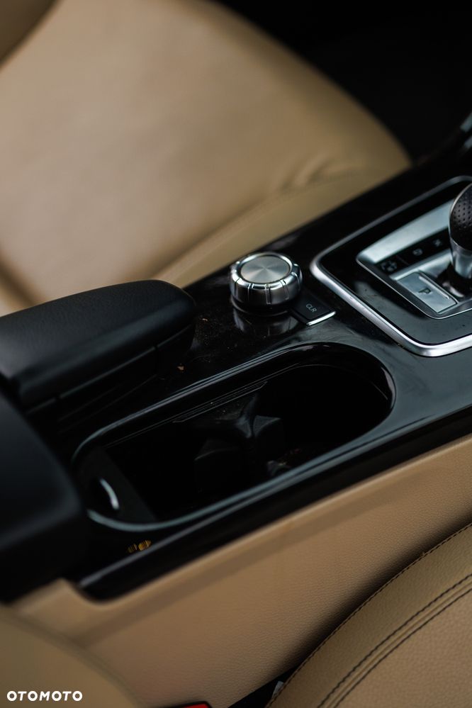 Mercedes-Benz SLK 300 9G-TRONIC - 12