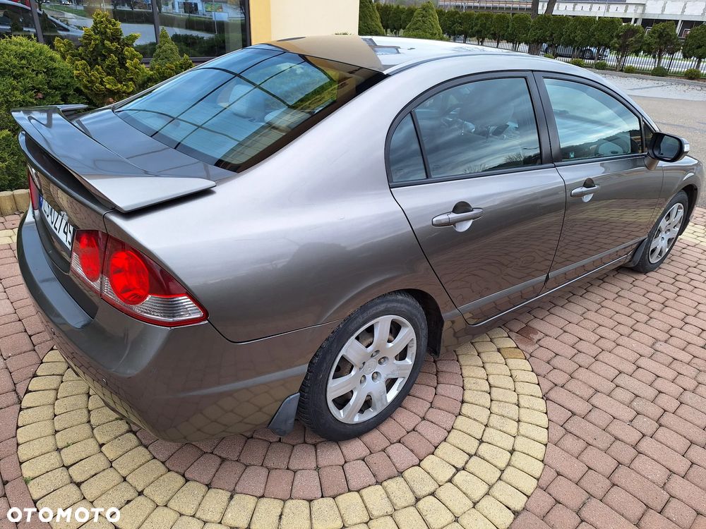 Honda Civic 1.8 Comfort - 29