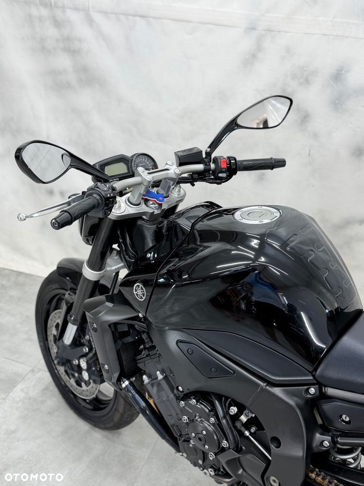 Yamaha FZ - 21
