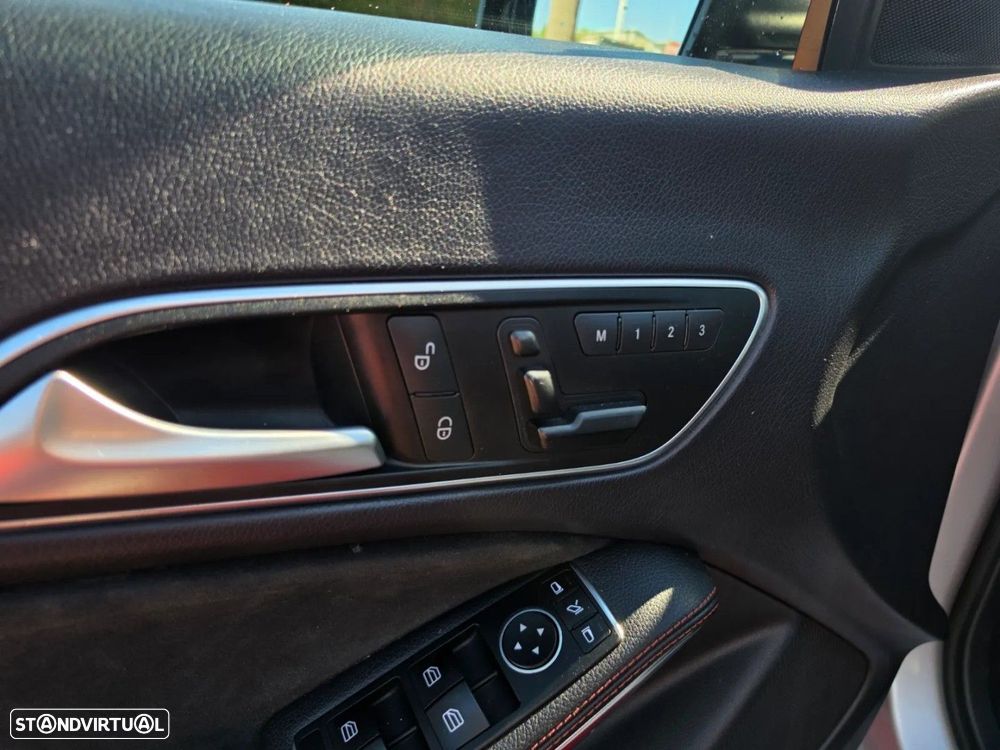 Mercedes-Benz CLA 220 - 8