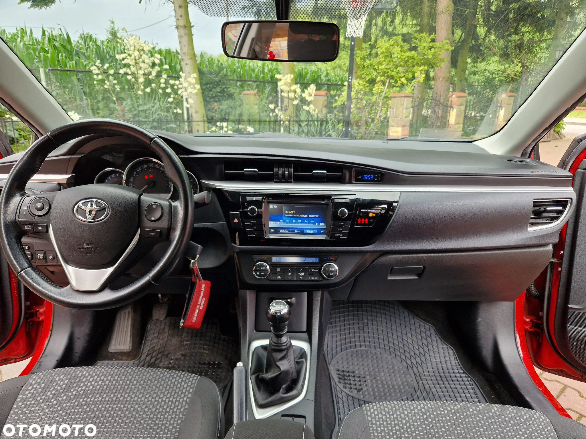 Toyota Corolla 1.6 Premium + - 16