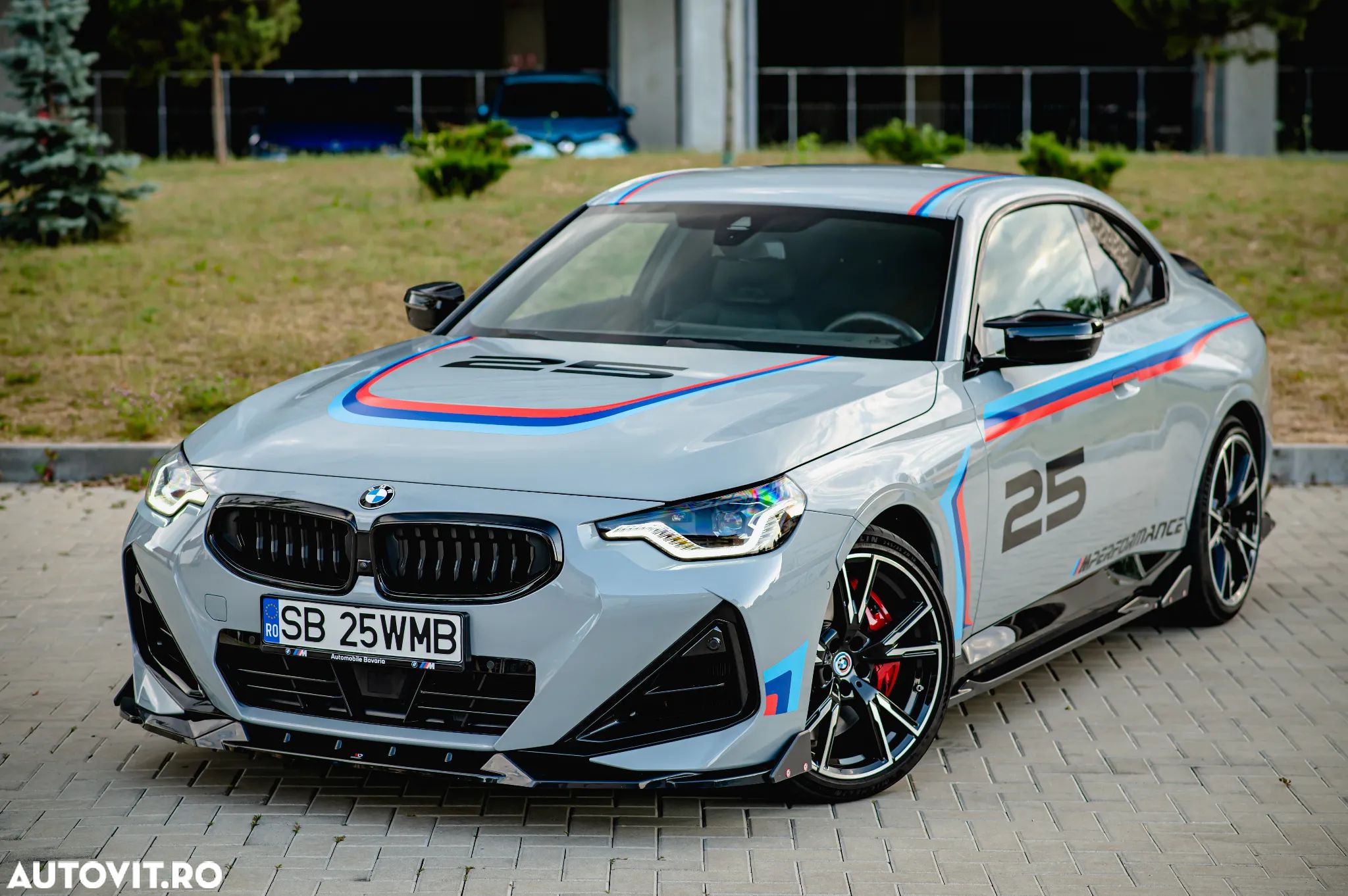BMW M2 M240i xDrive AT - 1