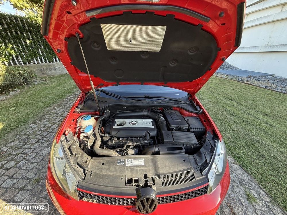VW Golf 2.0 GTI - 40